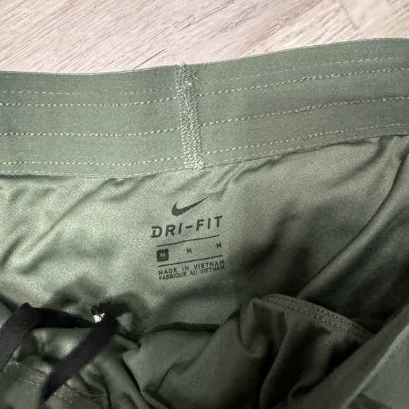 Nike tennis shorts - Picture 3 of 4